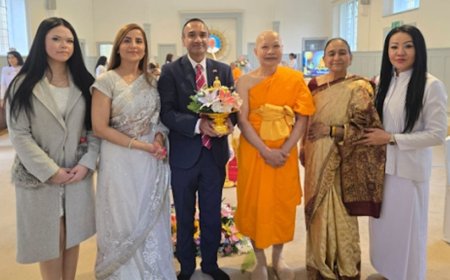Neil Lal Named “Man of the Decade” by UK Buddhist & Thai Community, Receives Blessing from Dalai Lama