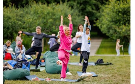 7000 Muscovites and tourists took part in International Yoga Day at VDNH